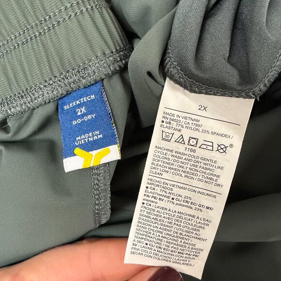 NWT Old Navy High Waisted SleekTech Wide Leg Comfy Cargo Pants 2X - Picture 7 of 7